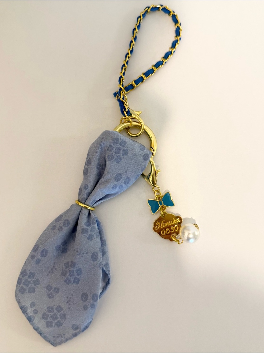 Anime official collectible free! iwatobi swim haru keychain